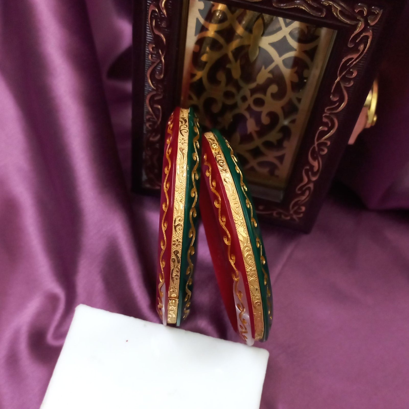916 Gorgeous Gold Plastic Kangan Design