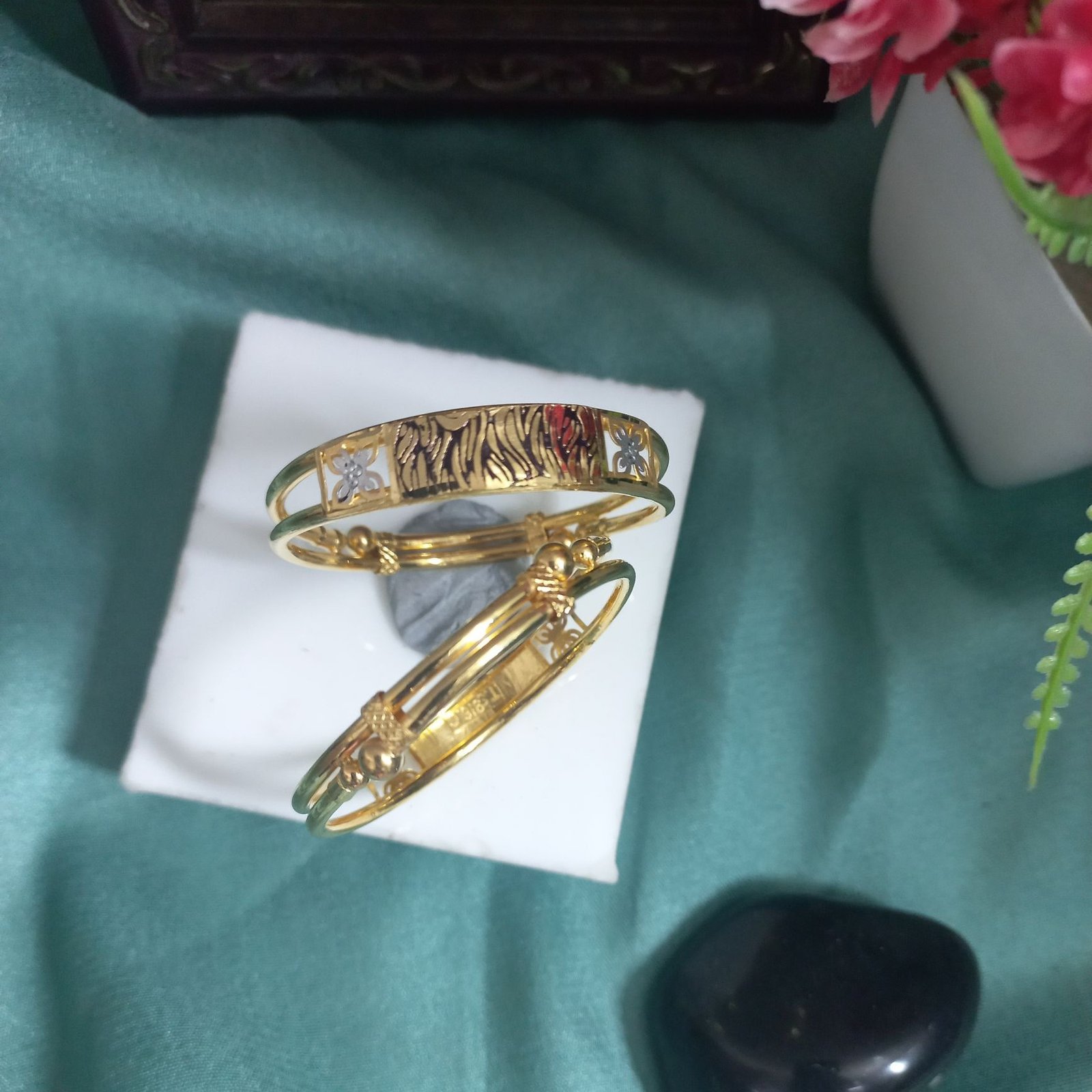 916 Gold Antique Bachha Kadali