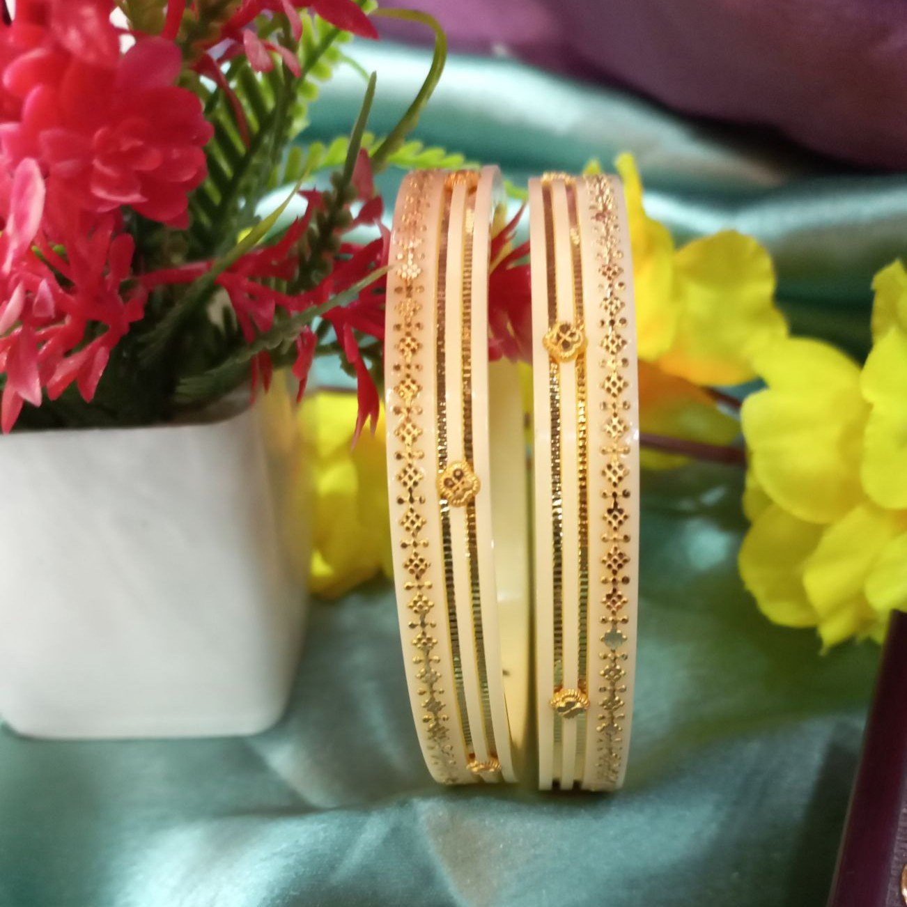 916 Gold  Plated Antique  Design Plastic Chudi